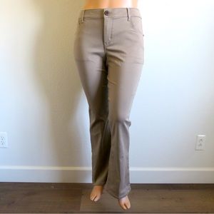 Democracy Ab Solution Women’s Denim Jeans Stretch Color Beige Size 6 NWOT